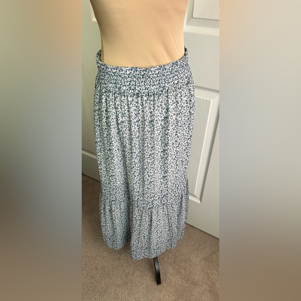 Madewell Floral Maxi Skirt in Blue and White - Picture 3 of 5